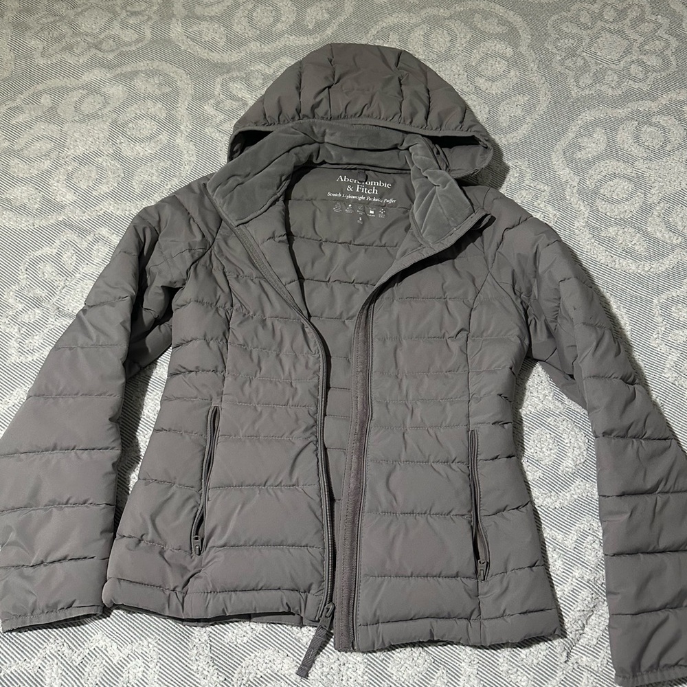 Abercrombie and Fitch Lightweight Puffer Jacket. Size S
